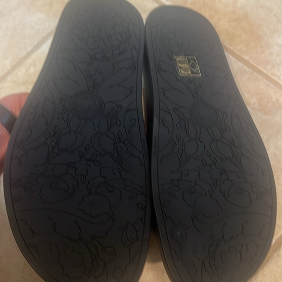 NIB Authentic Versace shoes pool slides black gold 3 D Medusa European 40- US 9 - Picture 10 of 16